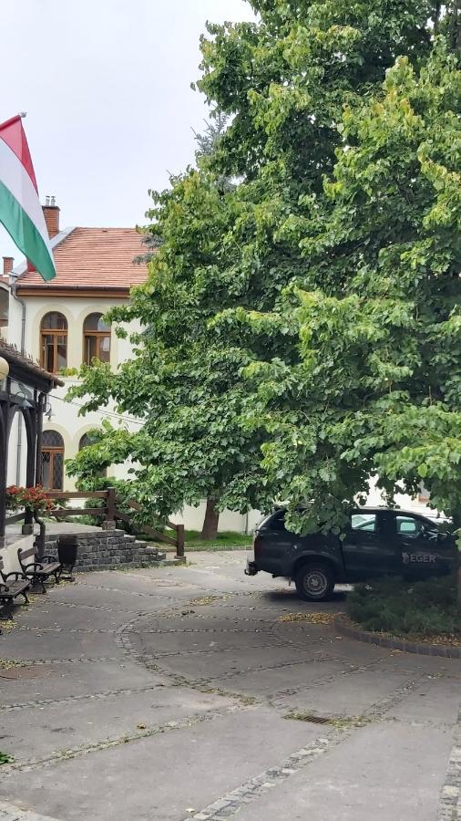 Julia Apartman Eger Exterior foto
